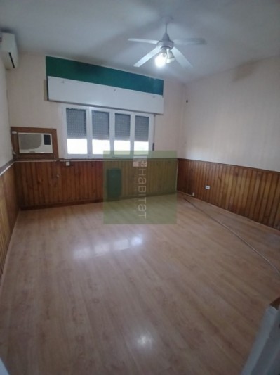 Amplia casa en venta zona centro Villa Constitucion