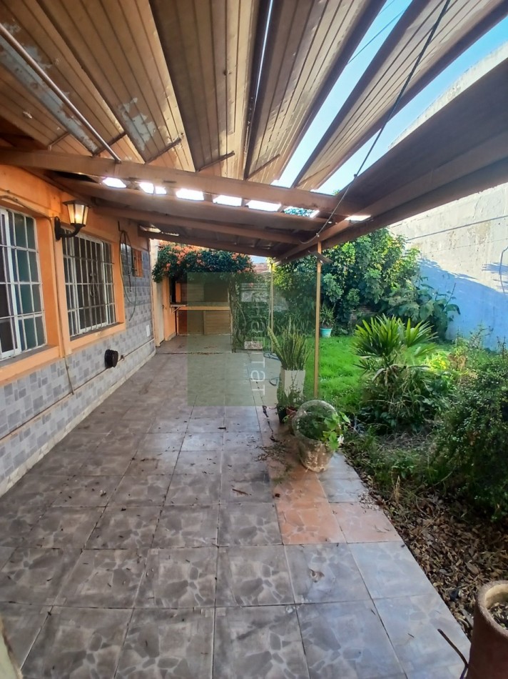 Amplia casa en venta zona centro Villa Constitucion
