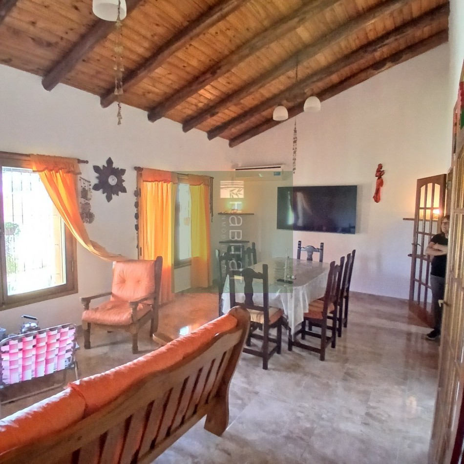 VENTA ESPECTACULAR PROPIEDAD CASA DOS PLANTAS Y DPTO LATERAL