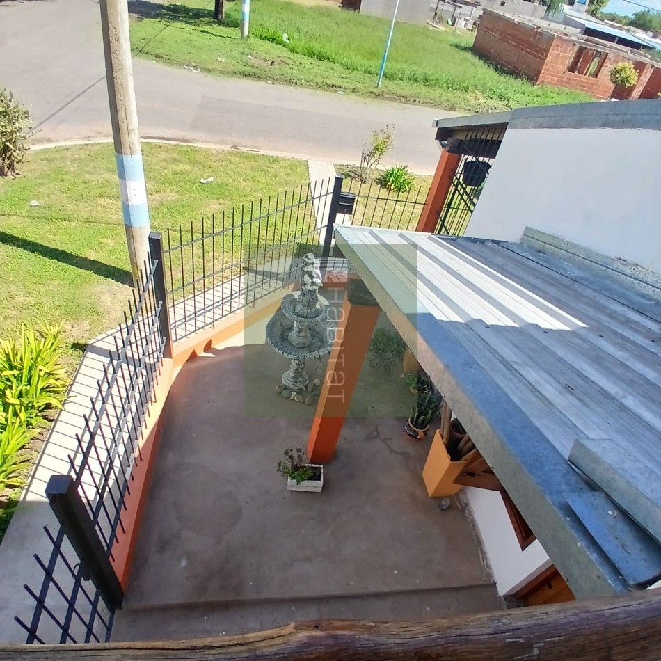 VENTA ESPECTACULAR PROPIEDAD CASA DOS PLANTAS Y DPTO LATERAL