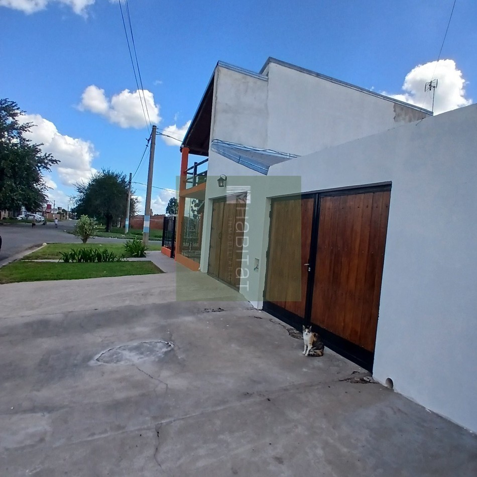 VENTA ESPECTACULAR PROPIEDAD CASA DOS PLANTAS Y DPTO LATERAL