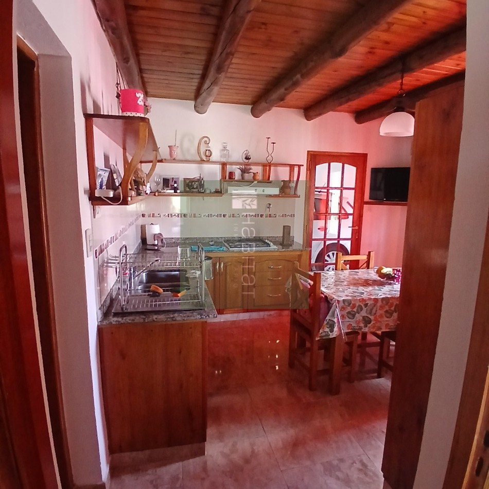 VENTA ESPECTACULAR PROPIEDAD CASA DOS PLANTAS Y DPTO LATERAL