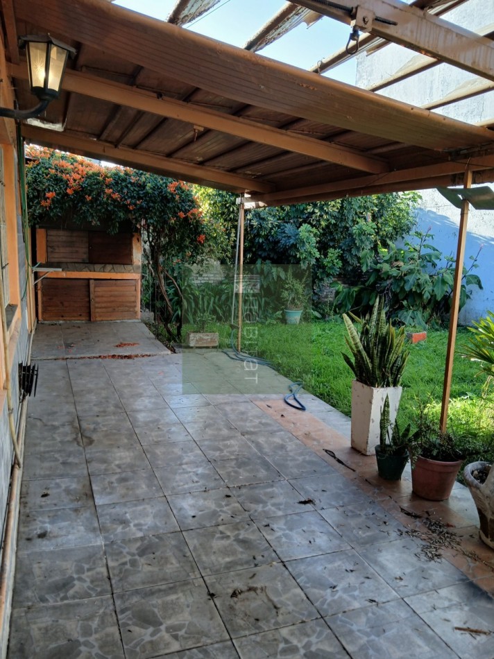 Amplia casa en venta zona centro Villa Constitucion