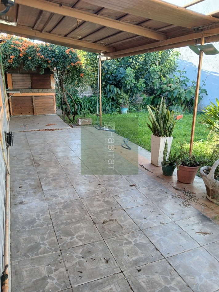 Amplia casa en venta zona centro Villa Constitucion