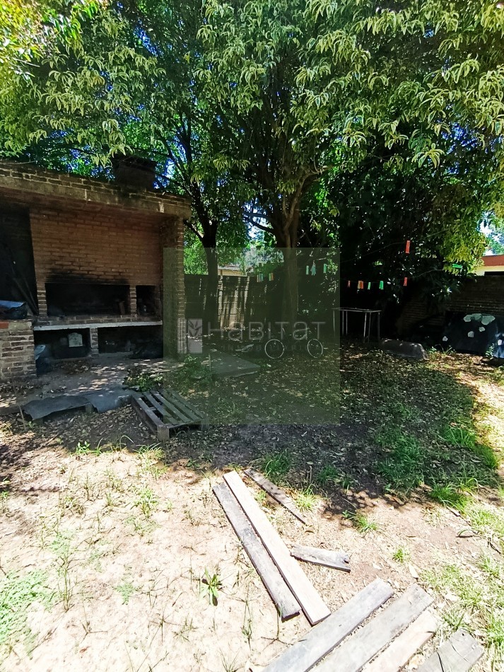 EN ALQUILER CASA DOS DORMITORIOS BARRIO 25 DE MAYO