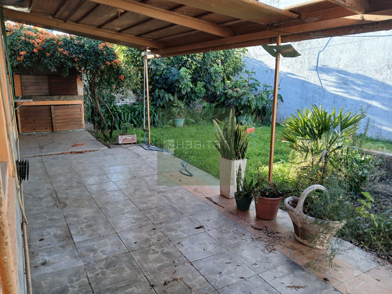 Amplia casa en venta zona centro Villa Constitucion
