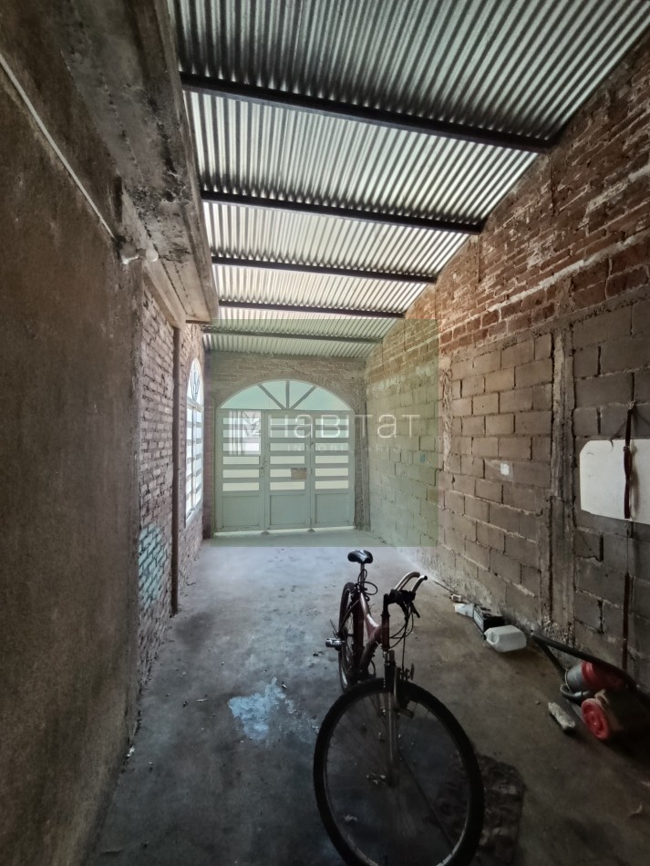 EN ALQUILER CASA DOS DORMITORIOS BARRIO 25 DE MAYO