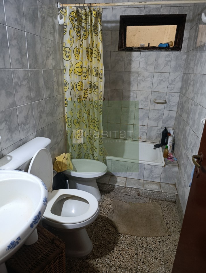 EN ALQUILER CASA DOS DORMITORIOS BARRIO 25 DE MAYO