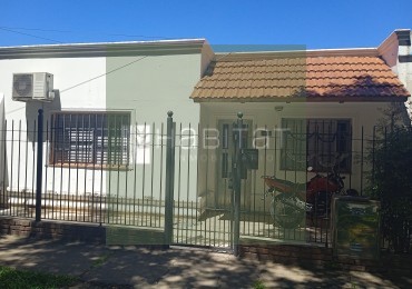 EN VENTA CASA CON PATIO VERDE VENDIDA